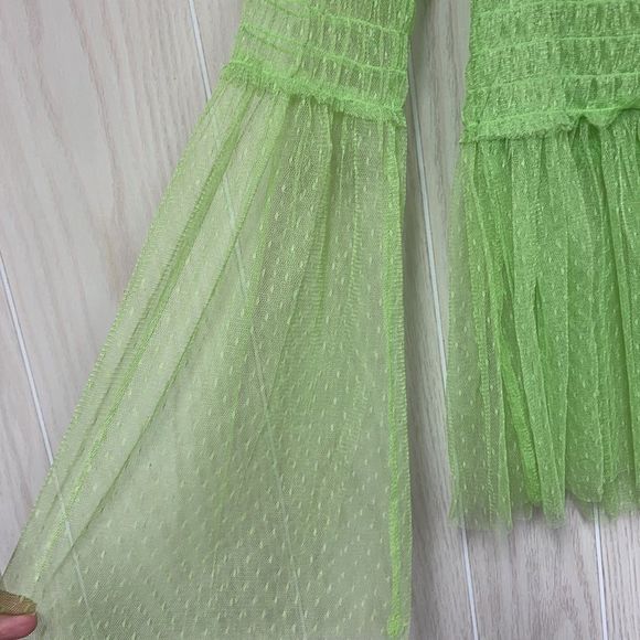 Romeo and Juliet Sheer Lace Tulle Neon Green Top - Picture 3 of 5